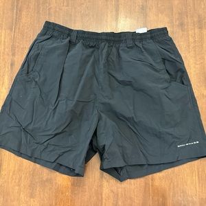 PFG SHORTS. SIZE XL. 6 INCH INSEAM.